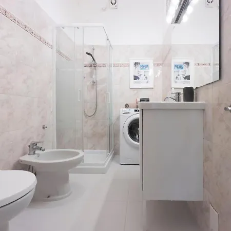 Apartamento Xenia - Stylish Colorful Apt- Upbeat & Well-connected Area *