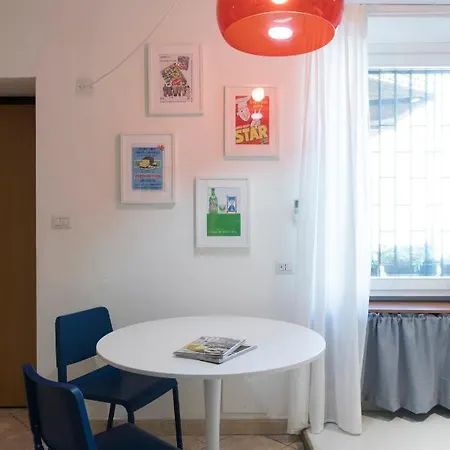 Xenia - Stylish Colorful Apt- Upbeat & Well-connected Area 公寓 米兰