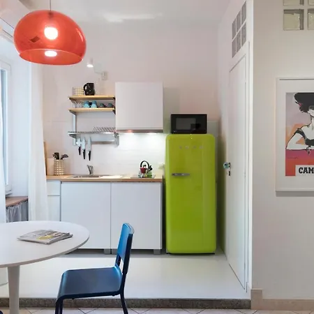 דירה Xenia - Stylish Colorful Apt- Upbeat & Well-connected Area